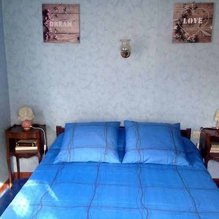 Chambres D'Hotes Et Gite Chez Martine Barr Exterior foto